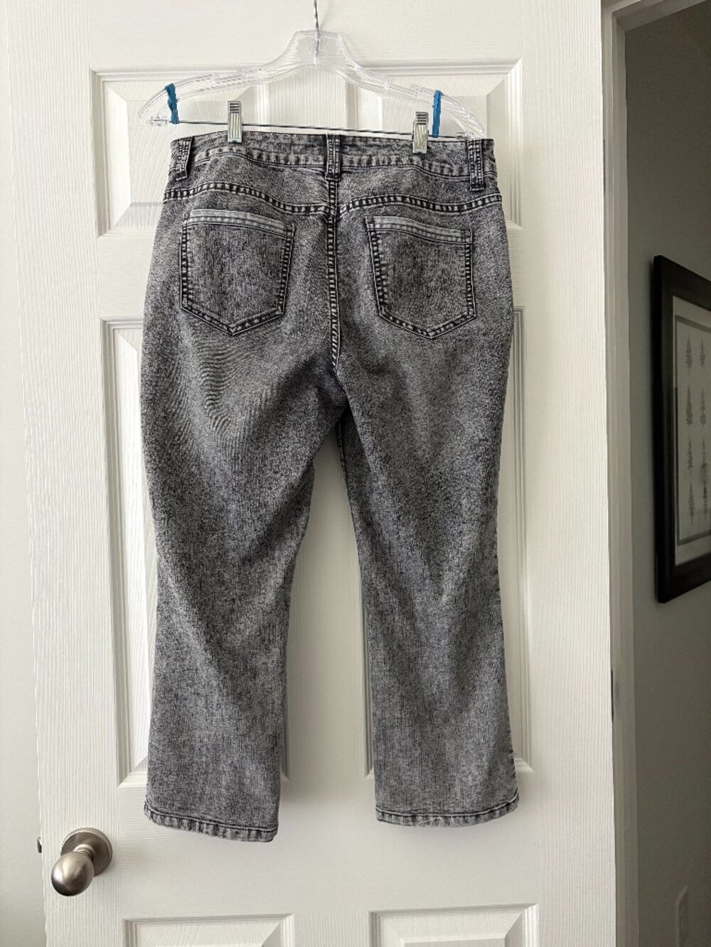 Chico's Platinum Denim Cropped Pants Size 1.5 Gray/Black - Picture 2 of 5